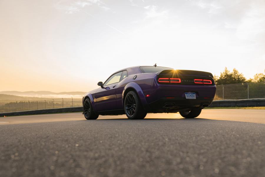  Dodge Challenger R/T Scat Pack Widebody (LC) 2018 года  (фото 41 из 48)